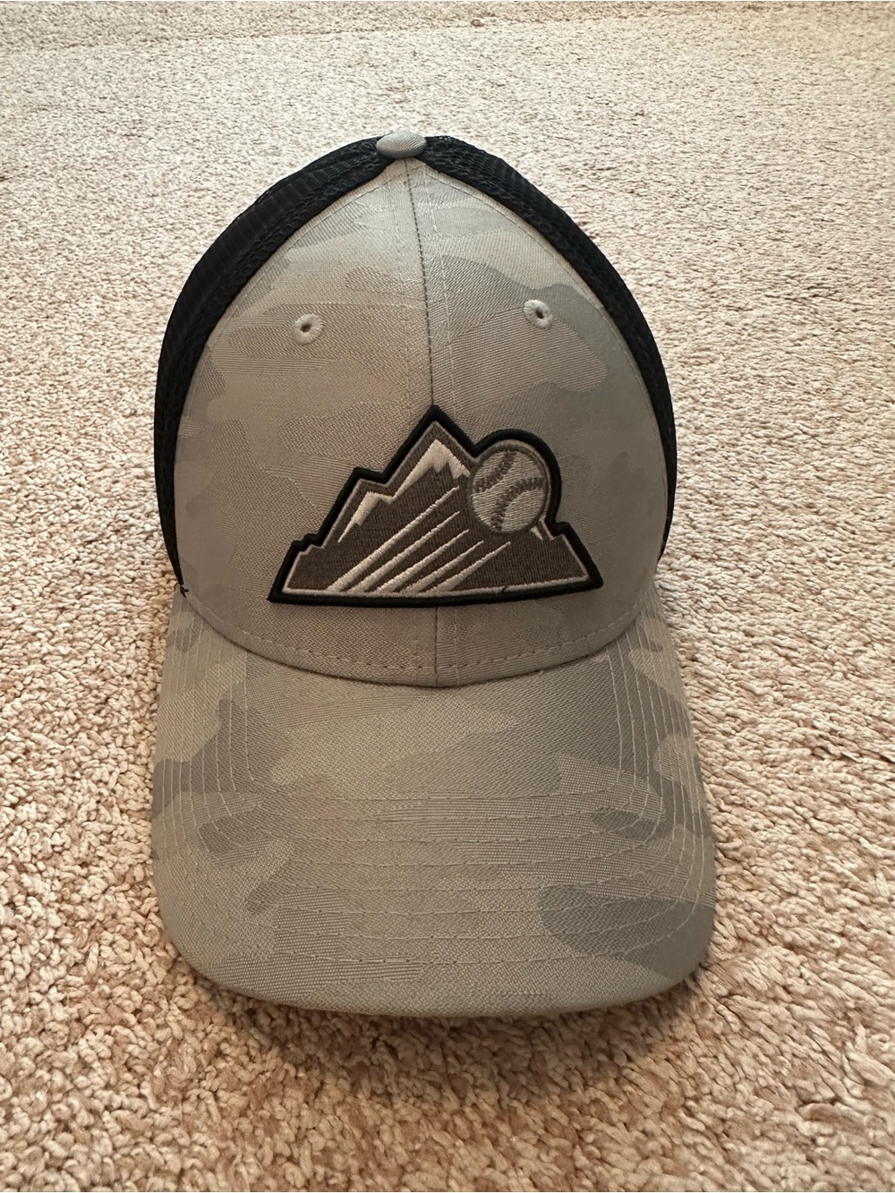 New Era Colorado Rockies Hat Camo Gray Mesh Trucker 39THIRTY Fitted Size S/M